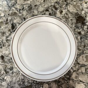 Elegant White Plastic Dessert Plates NIP